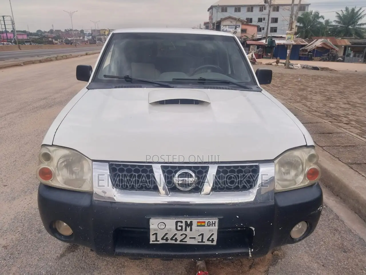 Nissan Hardbody 2010 White