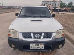 Nissan Hardbody 2010 White