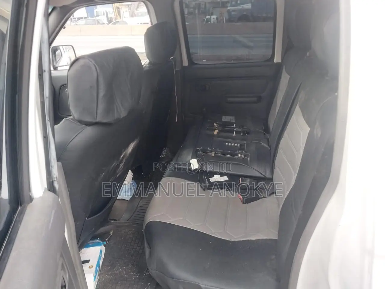 Nissan Hardbody 2010 White