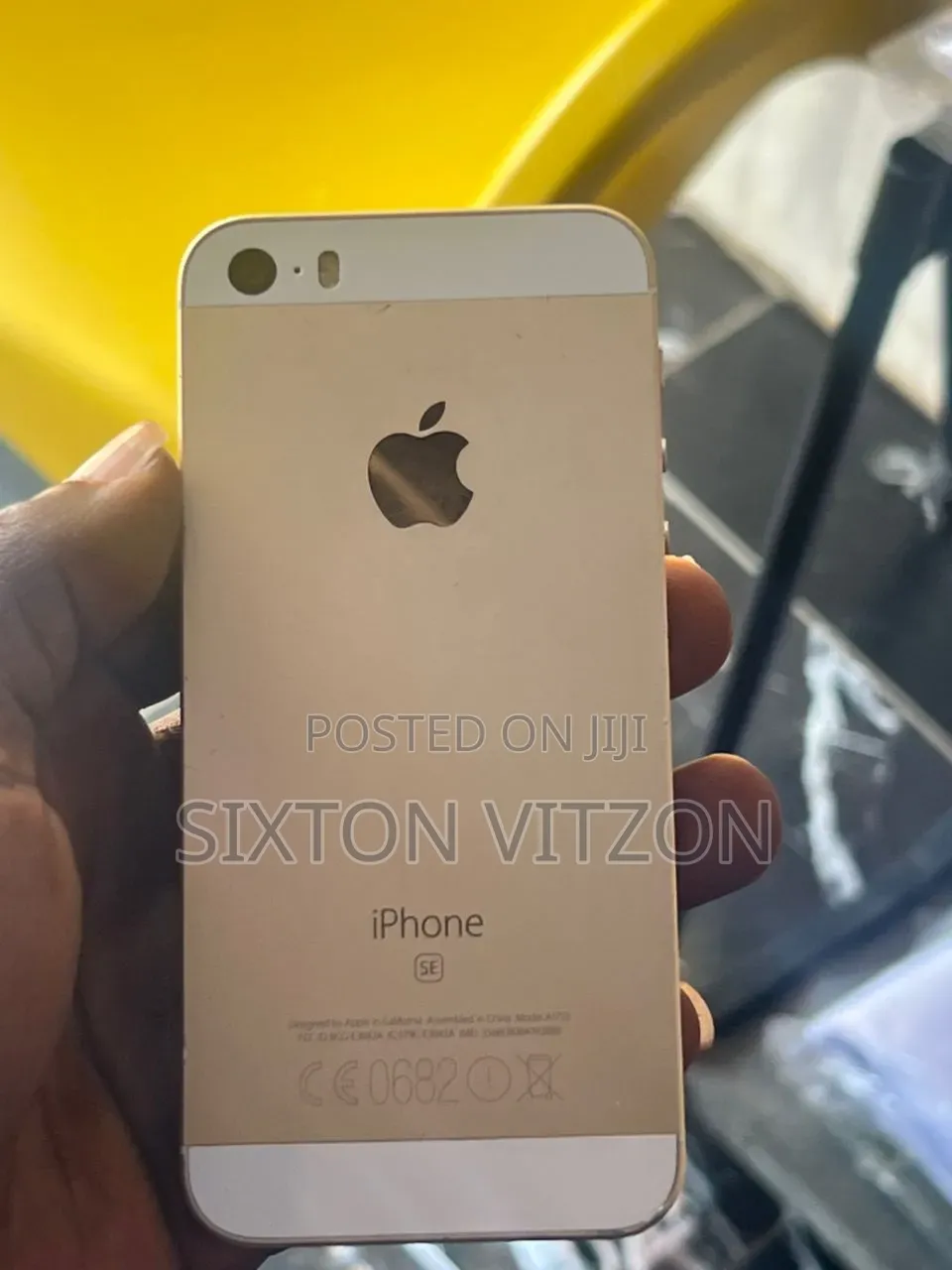 Apple iPhone SE 64 GB White