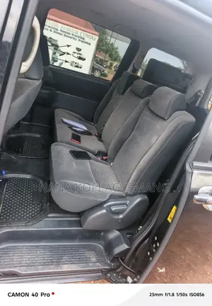 Toyota Voxy 2010 Purple