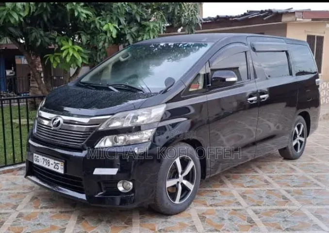 Toyota Alphard 2.4 Petrol AWD 2013 Black