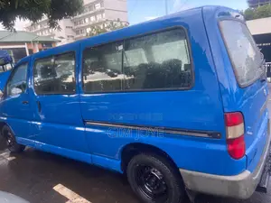 Toyota HiAce 2006 Blue