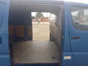 Toyota HiAce 2006 Blue
