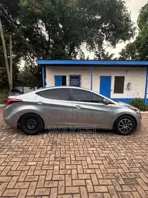 Hyundai Elantra SE Sedan FWD (1.8L 4cyl 6A) 2016 Gray