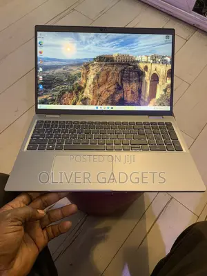 Laptop Dell Latitude 5520 8GB Intel Core i5 SSD 256GB