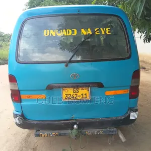 Toyota HiAce 2001 Blue