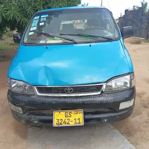 Toyota HiAce 2001 Blue