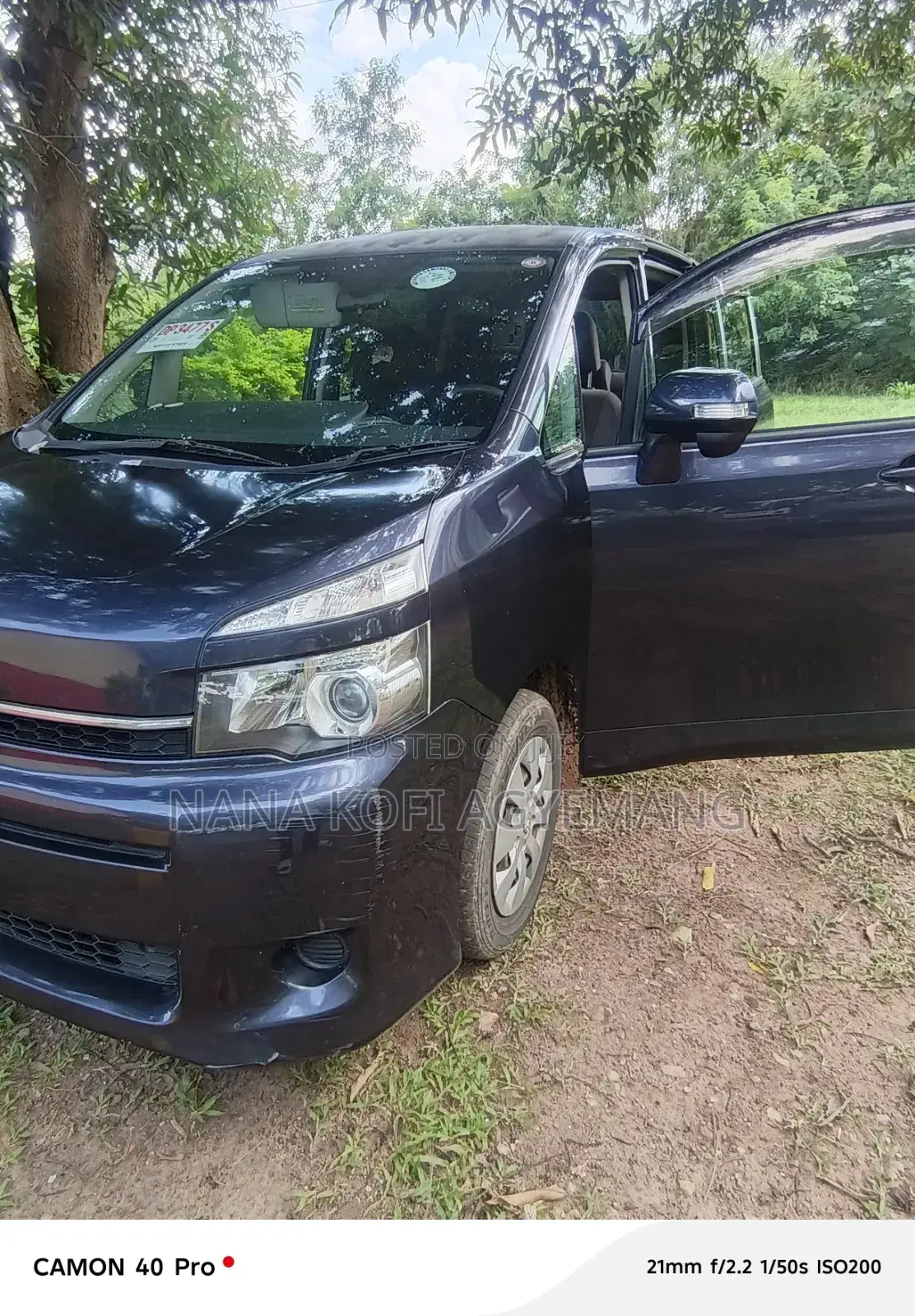 Toyota Voxy 2010 Purple