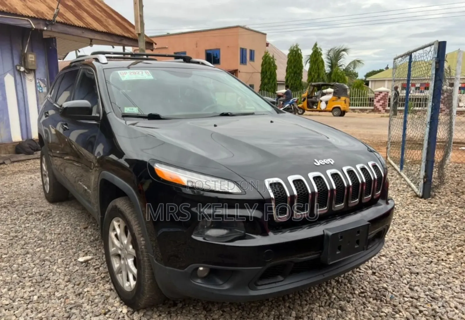 Jeep Cherokee Latitude 4dr SUV 4WD (2.4L 4cyl 9A) 2015 Black