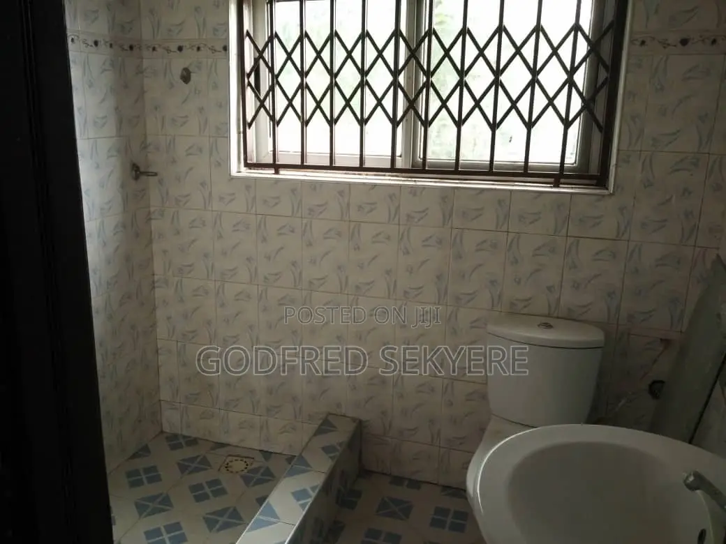 4bdrm Apartment in Adeleke Estates 🏡, Kumasi Metropolitan for rent