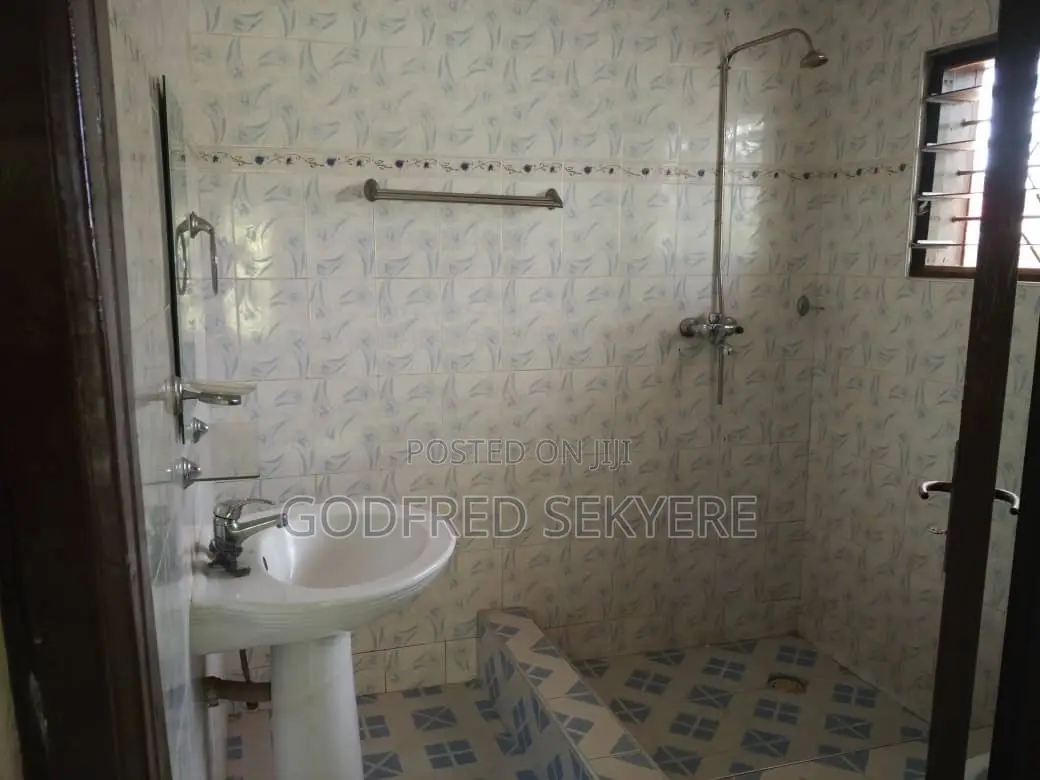 4bdrm Apartment in Adeleke Estates 🏡, Kumasi Metropolitan for rent