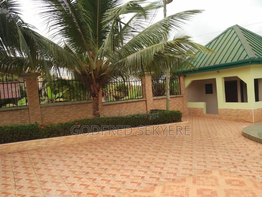 4bdrm Apartment in Adeleke Estates 🏡, Kumasi Metropolitan for rent