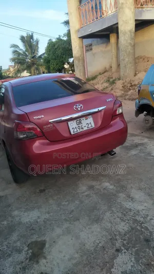 Toyota Yaris 2010 Red
