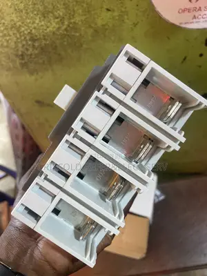 Abb 4pole Breaker 250amps