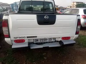 Nissan Hardbody 2015 White
