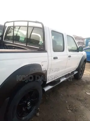 Nissan Hardbody 2015 White
