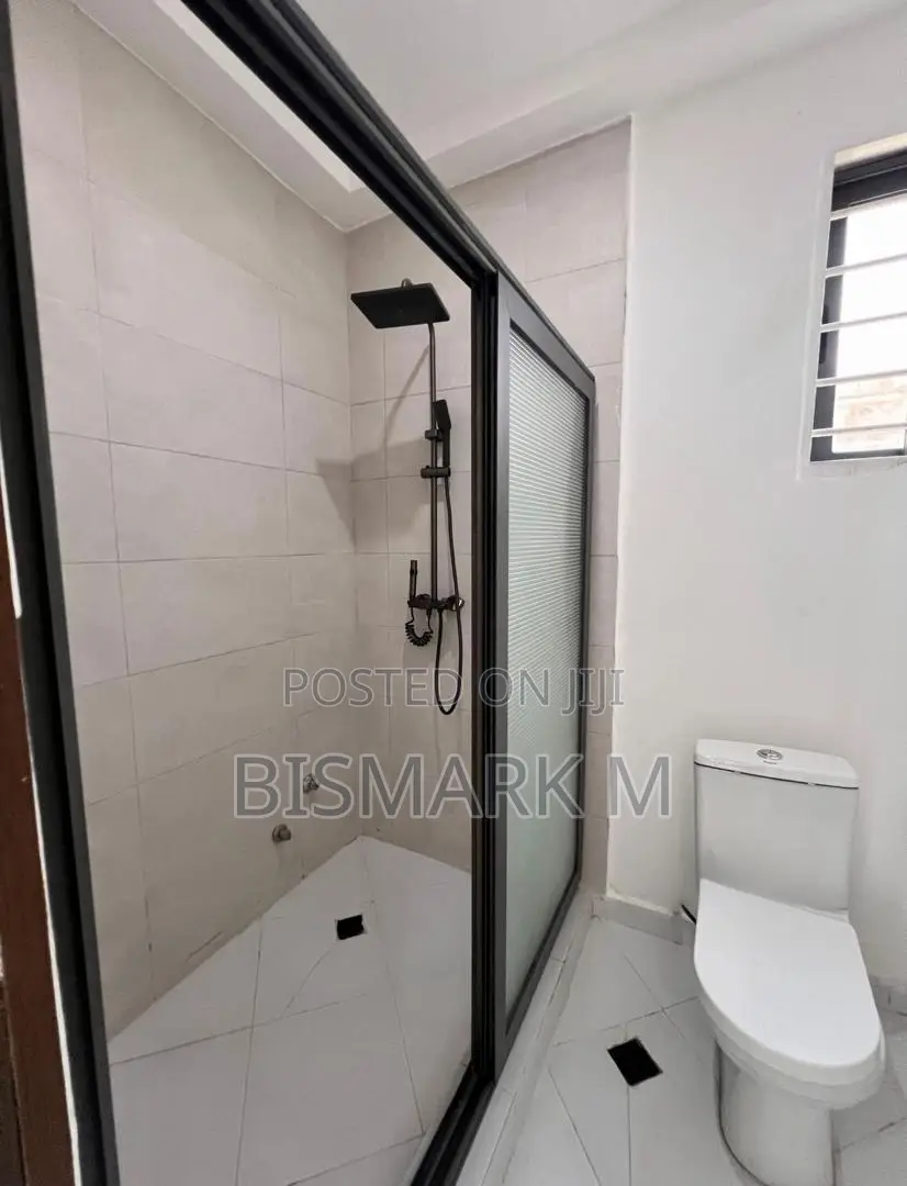 4bdrm House in East Legon, Ogbojo. for sale