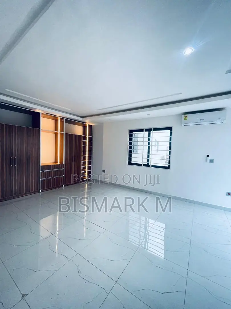 4bdrm House in School Junction, Ashaley Botwe for rent