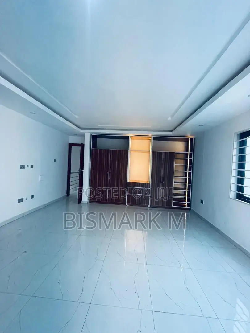 4bdrm House in School Junction, Ashaley Botwe for rent