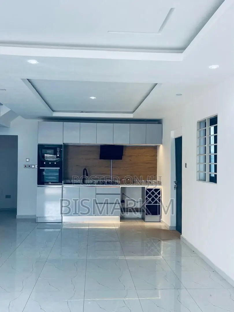 4bdrm House in School Junction, Ashaley Botwe for rent