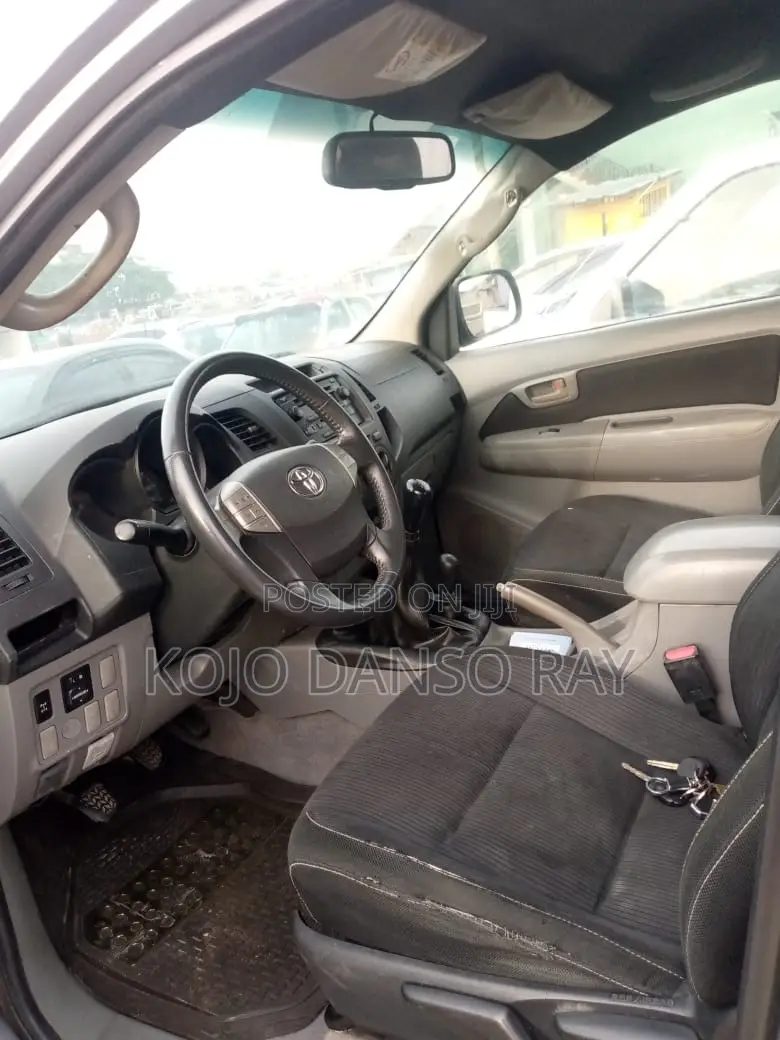 Toyota Hilux Revo Double Cab Deisel 2.8 RWD 2017 Gray