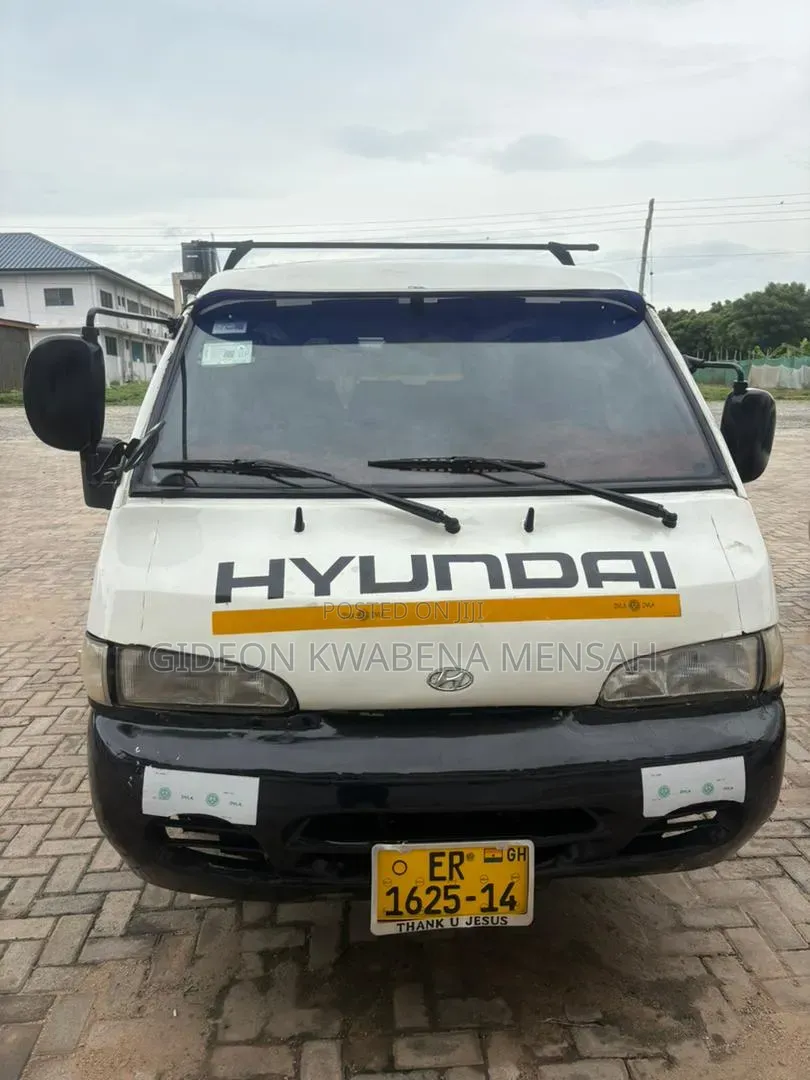 Hyundai H-100 2004 White