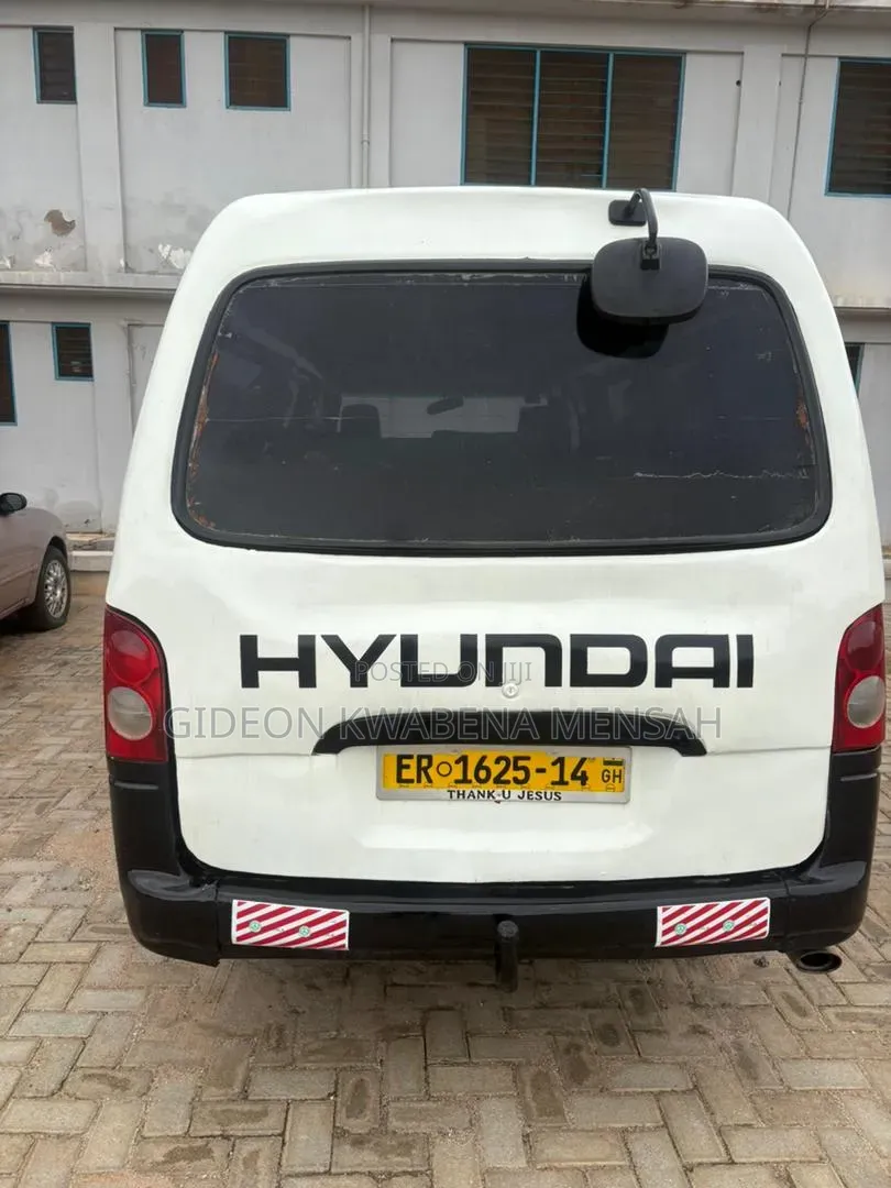 Hyundai H-100 2004 White