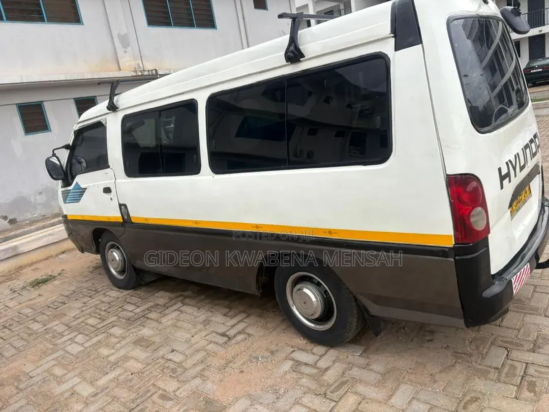 Hyundai H-100 2004 White