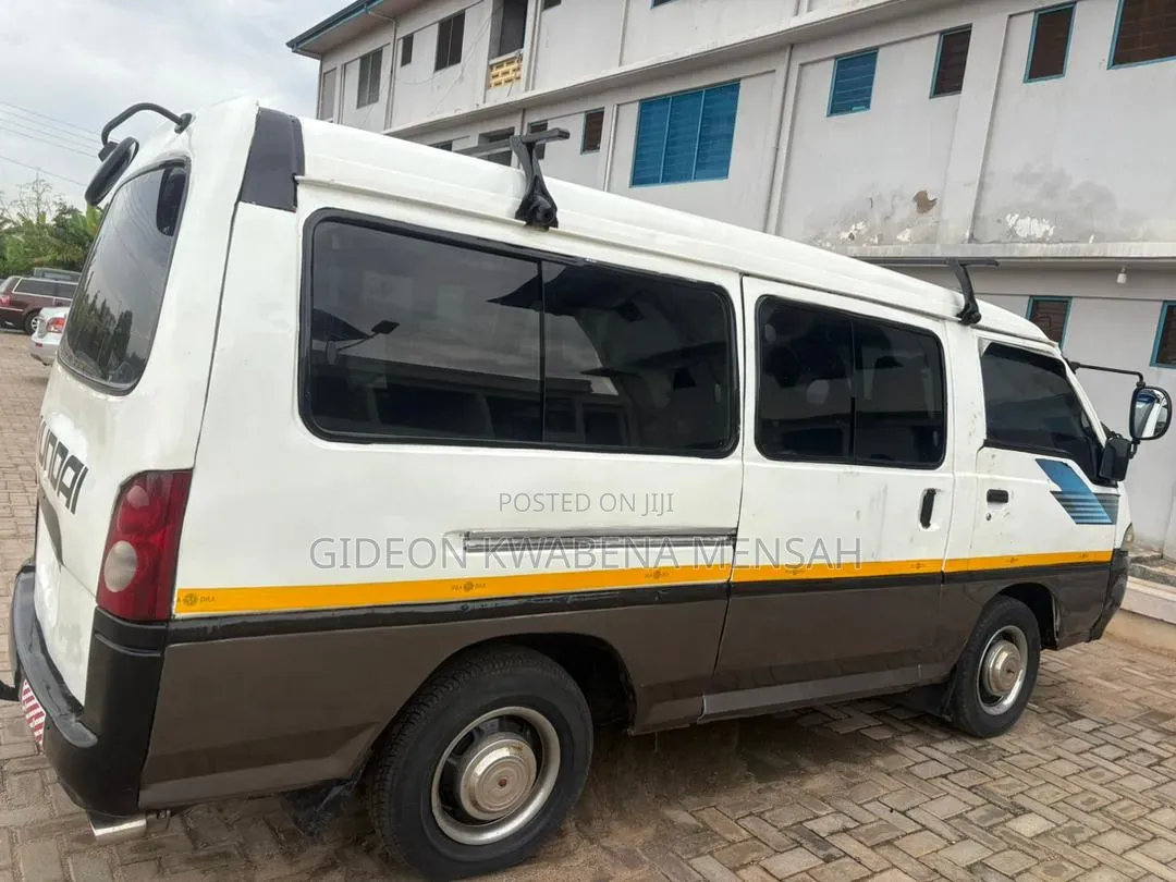 Hyundai H-100 2004 White