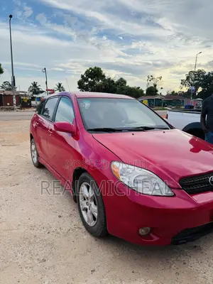 Toyota Matrix Hatchback FWD (1.8L 4cyl 5M) 2010 Red