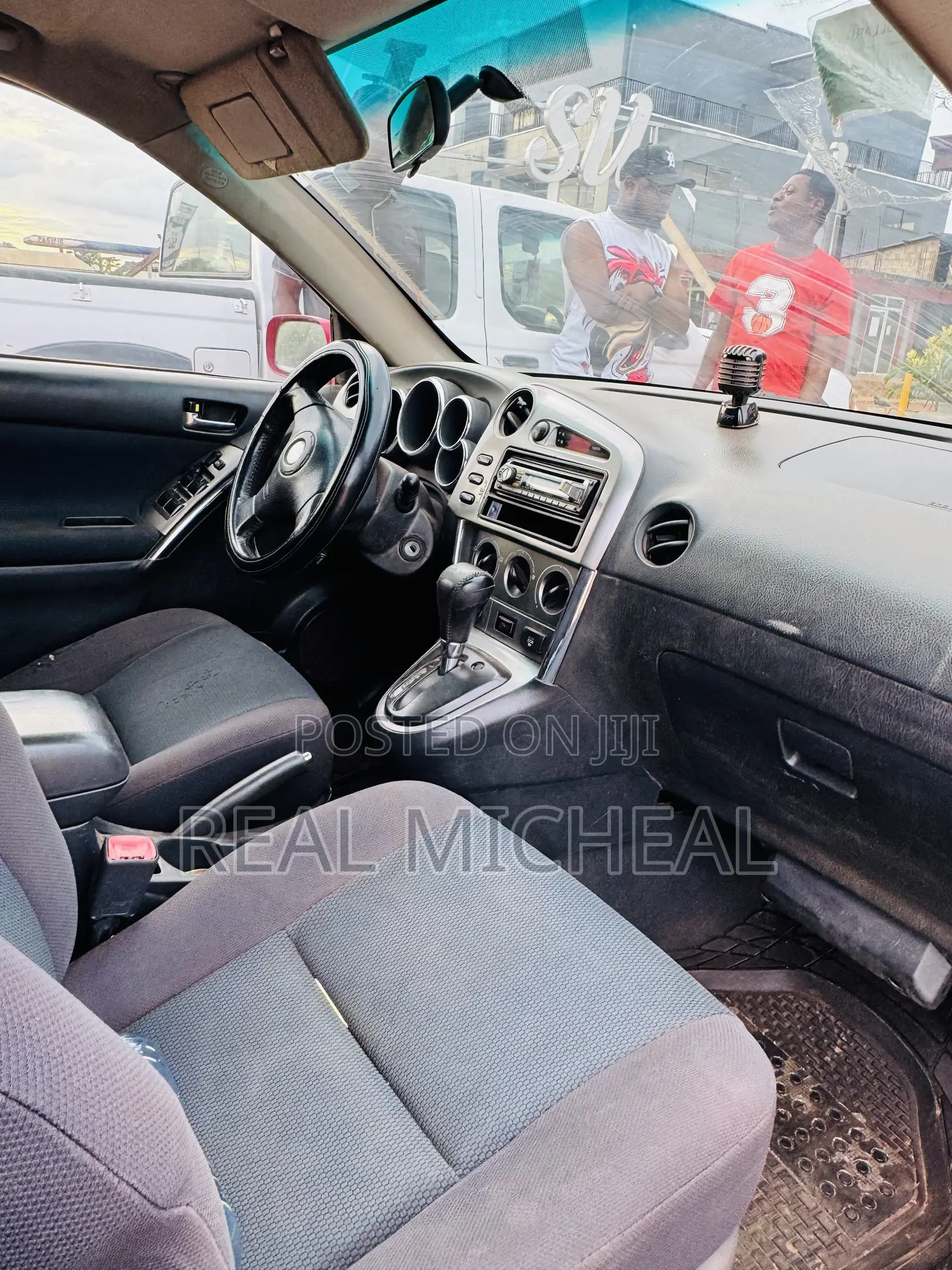 Toyota Matrix Hatchback FWD (1.8L 4cyl 5M) 2010 Red