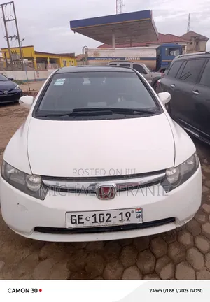 Honda Civic 1.8 5 Door 2010 White