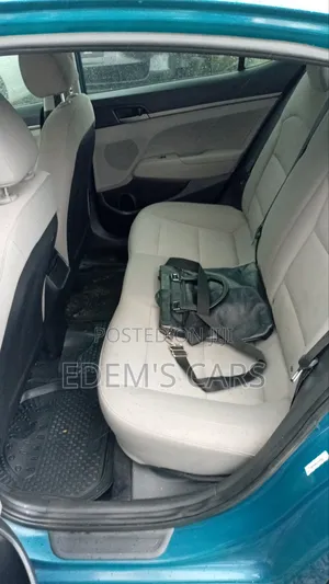 Hyundai Elantra 2017 Blue