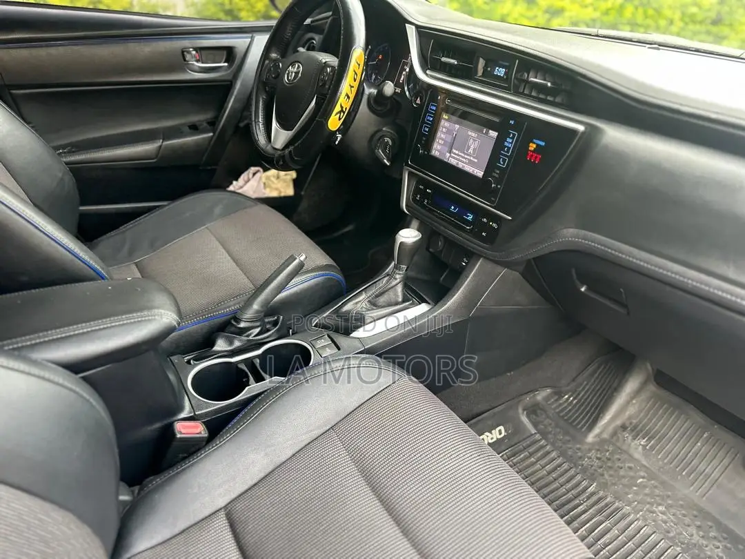 Toyota Corolla 2018 White
