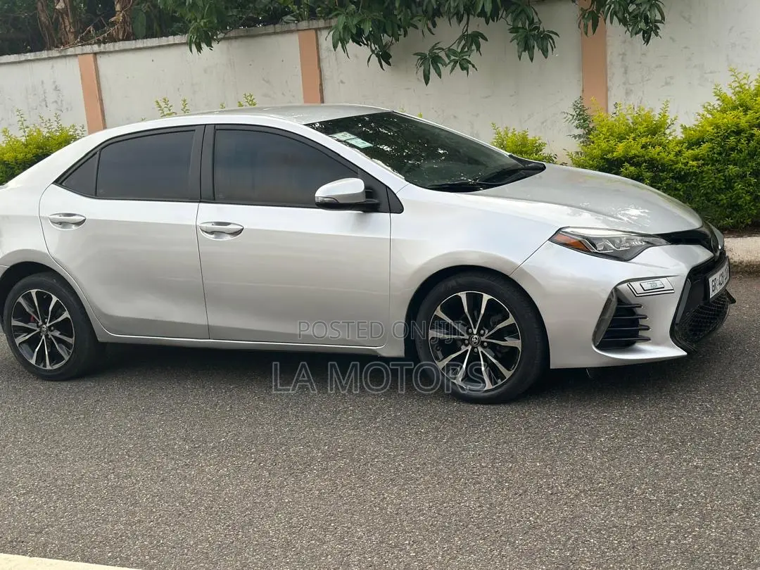 Toyota Corolla 2018 White