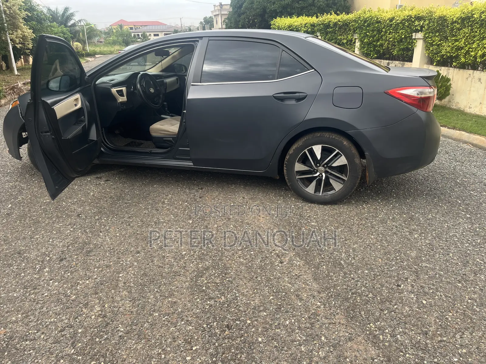 Toyota Corolla LE 4dr Sedan (1.8L 4cyl CVT) 2015 Black