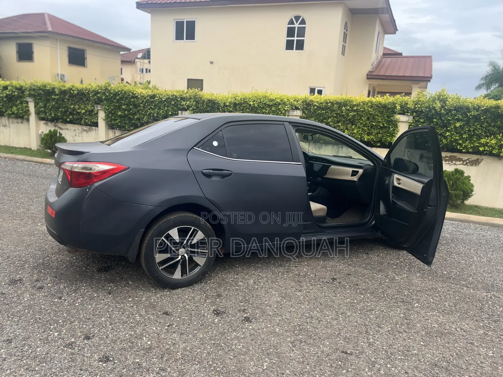 Toyota Corolla LE 4dr Sedan (1.8L 4cyl CVT) 2015 Black