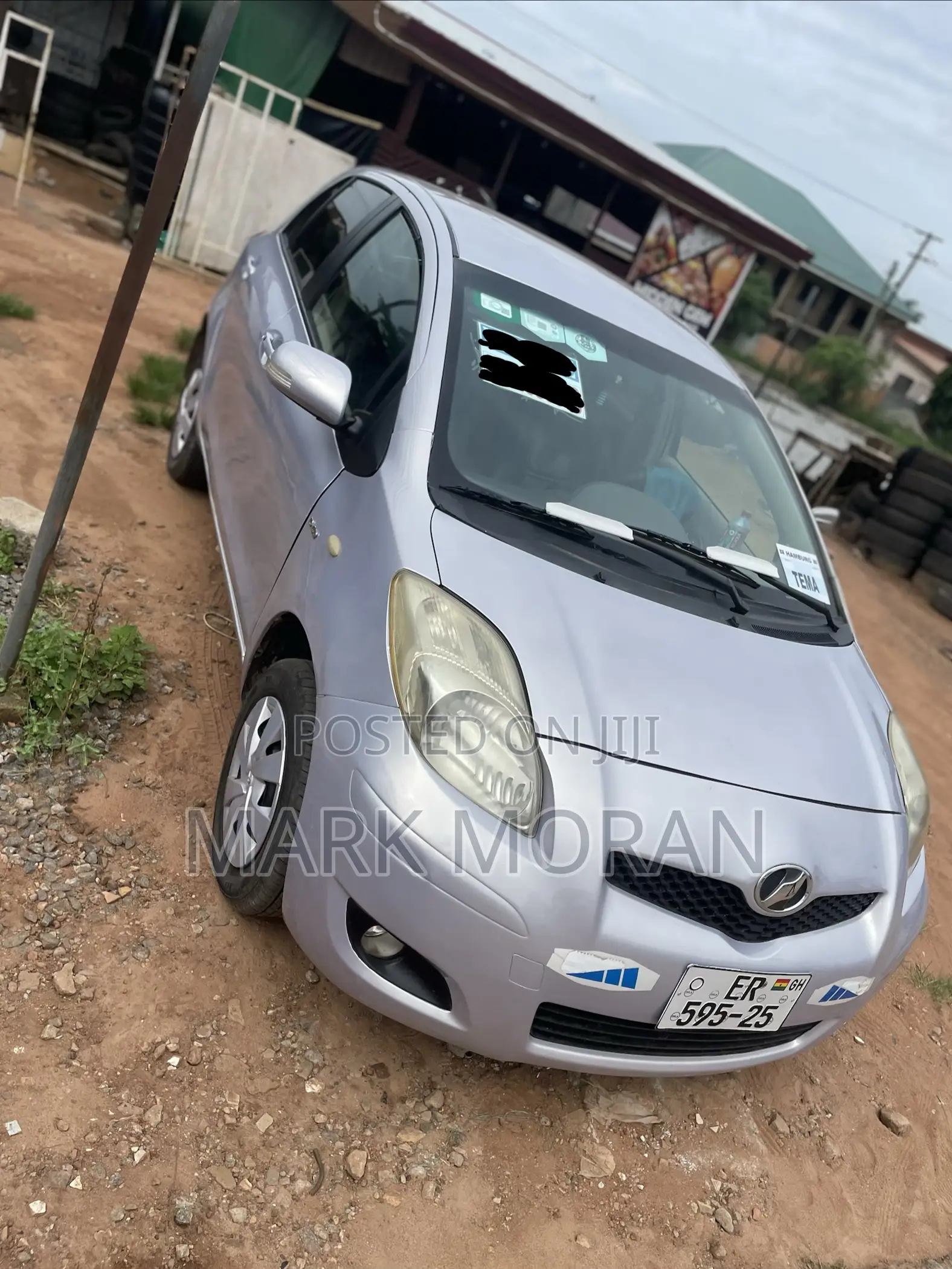 Toyota Vitz 1.3 FWD 5dr 2010 Silver
