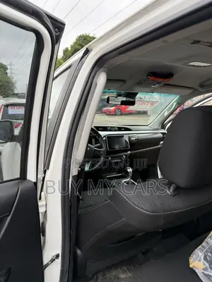 Toyota Hilux SR+ 4x4 2019 White