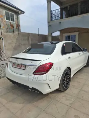 Mercedes-Benz C300 Luxury 4Matic Sedan AWD (2.0L 4cyl 7A) 2016 White