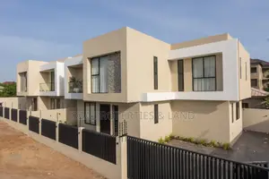 4bdrm House in Oyarifa, Ghana Flag for sale