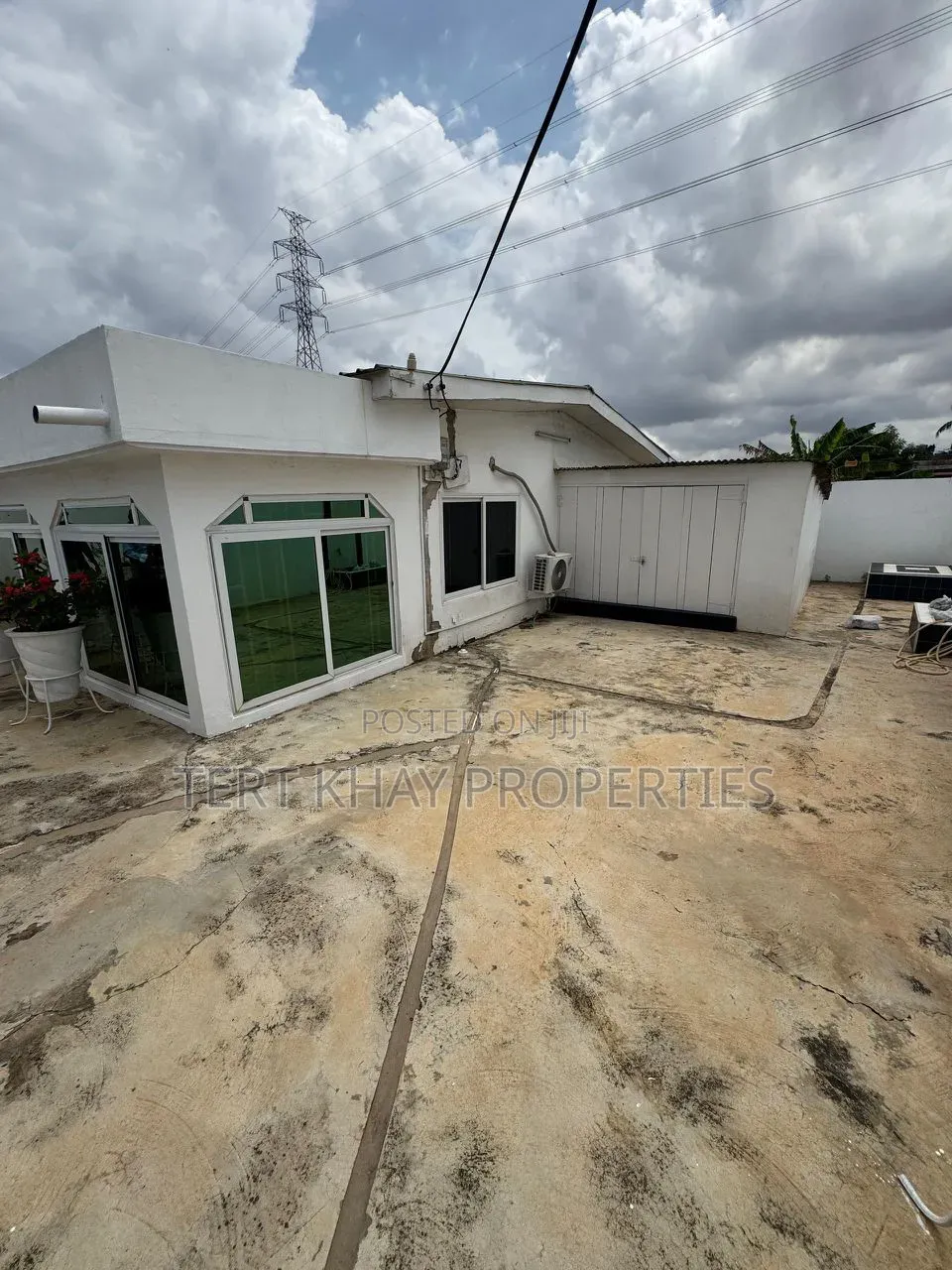3bdrm House in Carprice, Accra New Town for sale