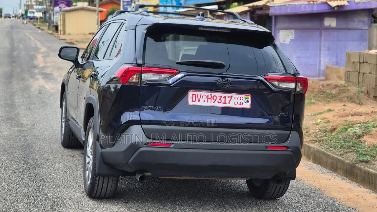 Toyota RAV4 XLE AWD 2024 Blue