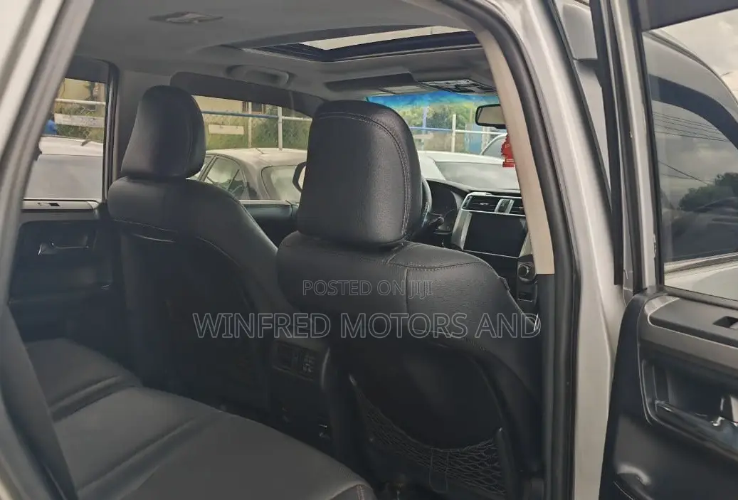 Toyota 4-Runner SR5 4dr 4x4 (4.0L 6cyl 5A) 2017 Silver