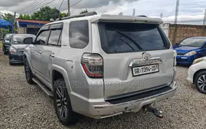 Toyota 4-Runner SR5 4dr 4x4 (4.0L 6cyl 5A) 2017 Silver