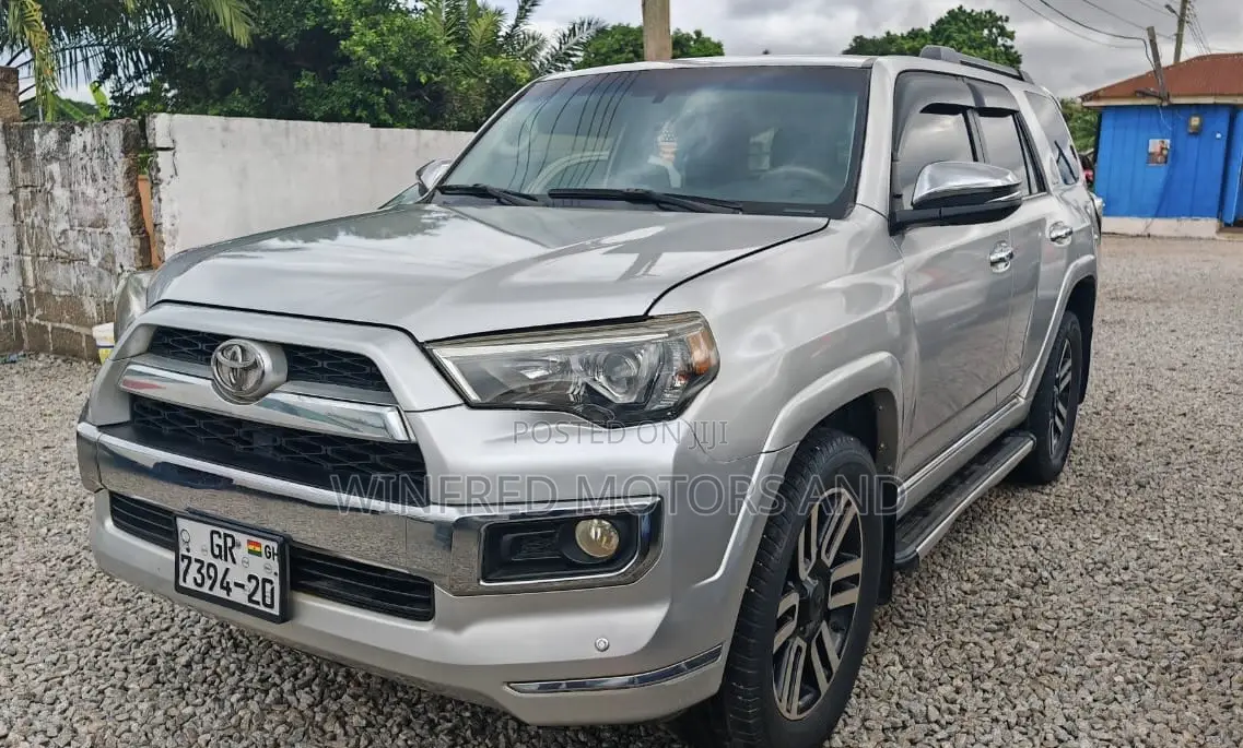 Toyota 4-Runner SR5 4dr 4x4 (4.0L 6cyl 5A) 2017 Silver