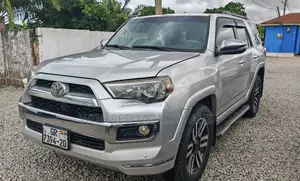 Toyota 4-Runner SR5 4dr 4x4 (4.0L 6cyl 5A) 2017 Silver