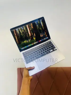 Laptop Apple MacBook Pro 2020 8GB Intel Core i5 SSD 256GB