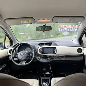 Toyota Vitz 1.3 AWD 3dr 2013 Gray